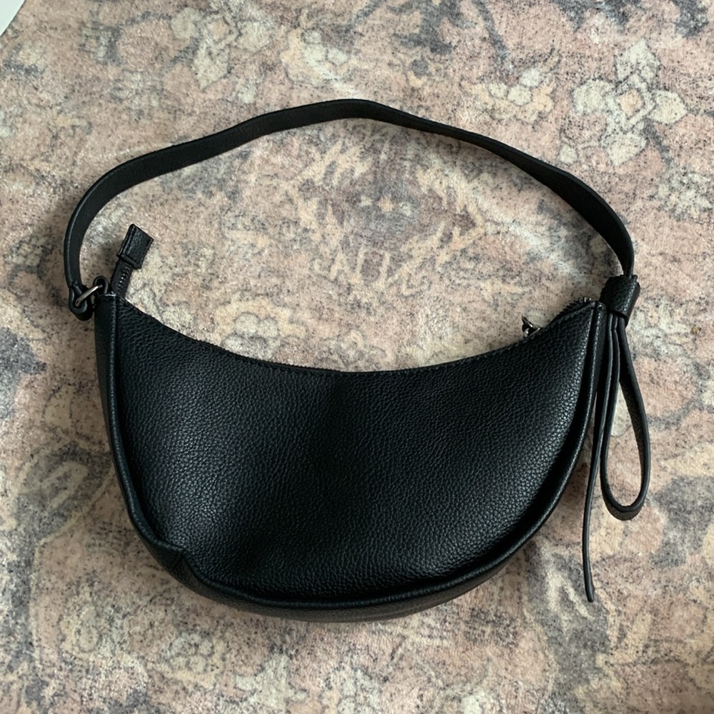 Stylish Black and Coral Handbag Set - Picture 2 of 6